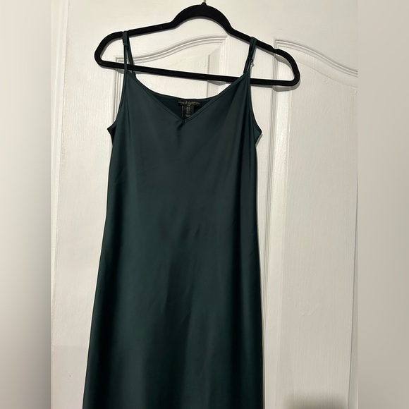 HOUSE OF HARLOW Forest Green Satin Midi Slip Dress, size small - Picture 1 of 10
